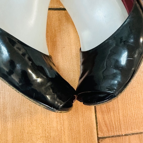 Yves Saint Laurent Shoes - Black Patent Leather - Size 9.5 - Picture 10 of 15